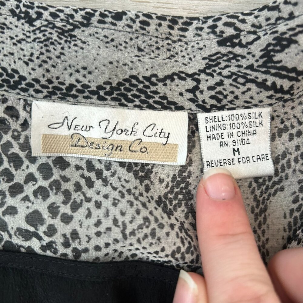 New York City Co. 100% Silk Lined Snakeskin Print Sleeveless Top Size Medium D4 - Picture 2 of 4